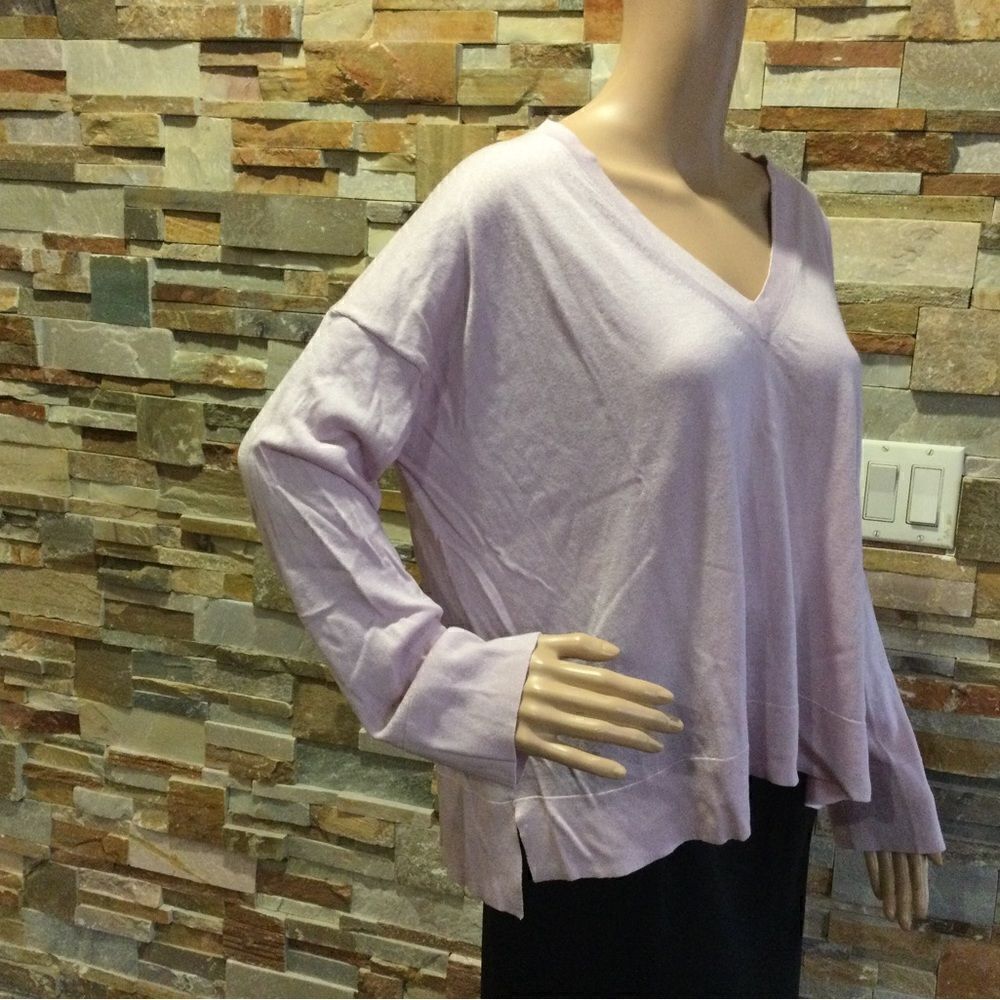 NAADAM V-Neck Sweaters - Picture 7 of 11